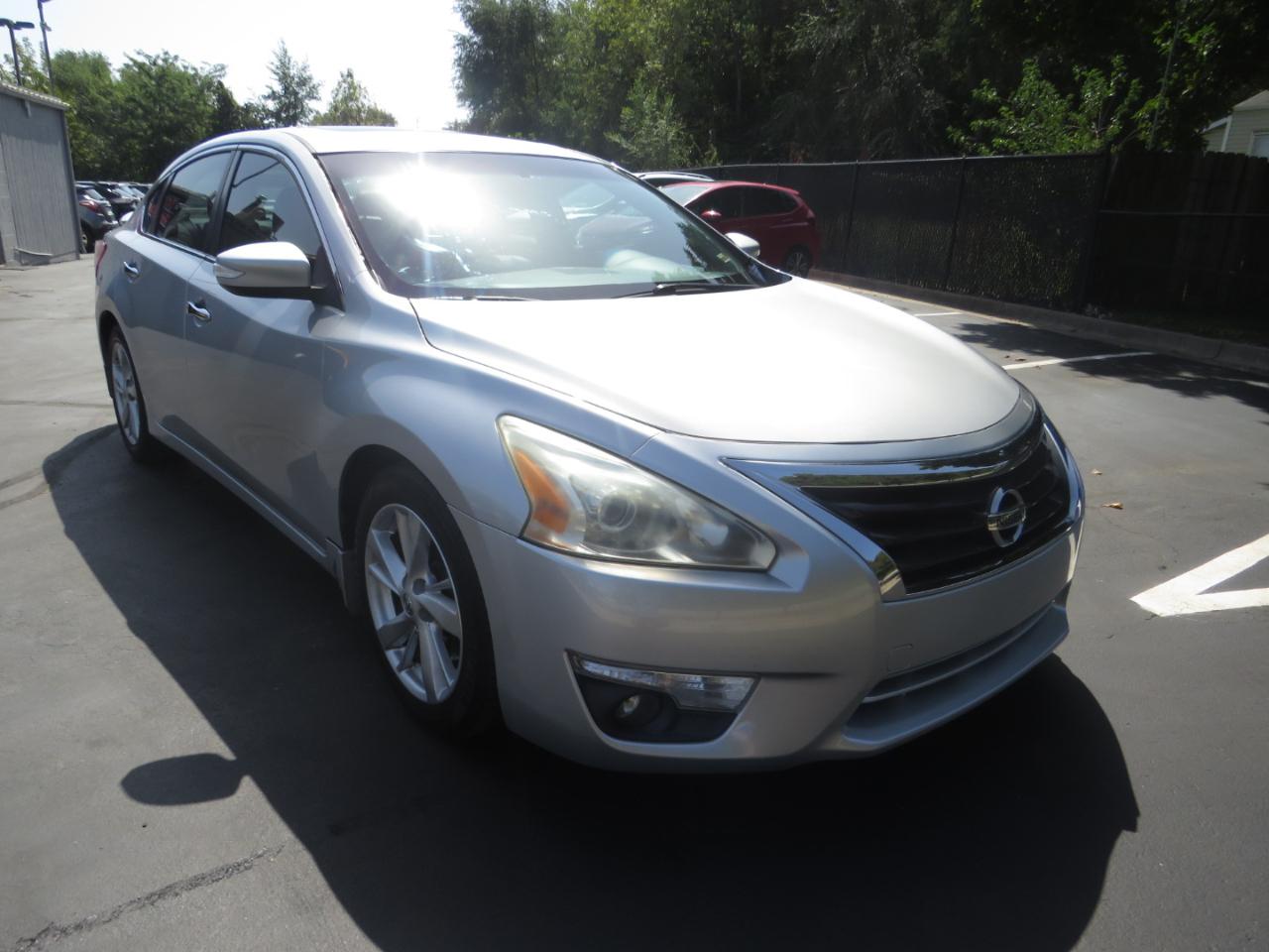 Nissan Altima 4dr Sdn I4 2.5 SL 2013