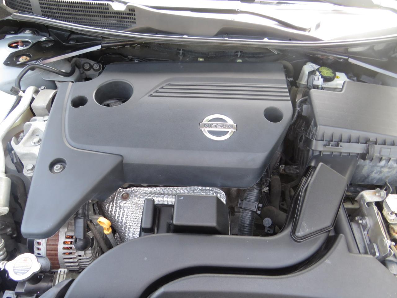 Nissan Altima 4dr Sdn I4 2.5 SL 2013