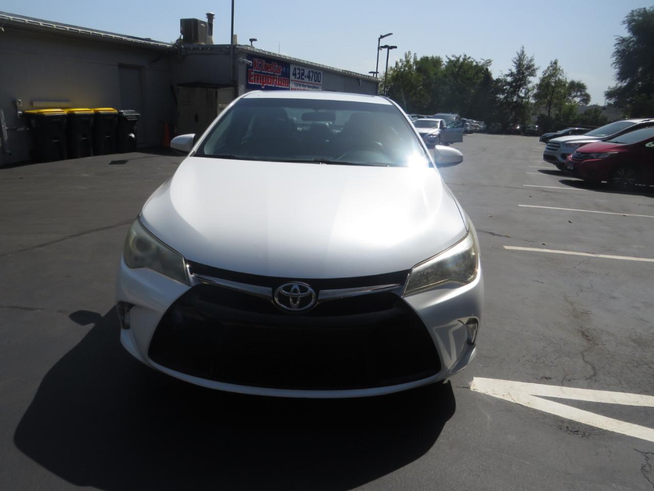 Toyota Camry 4dr Sdn I4 Auto XLE (Natl) 2015