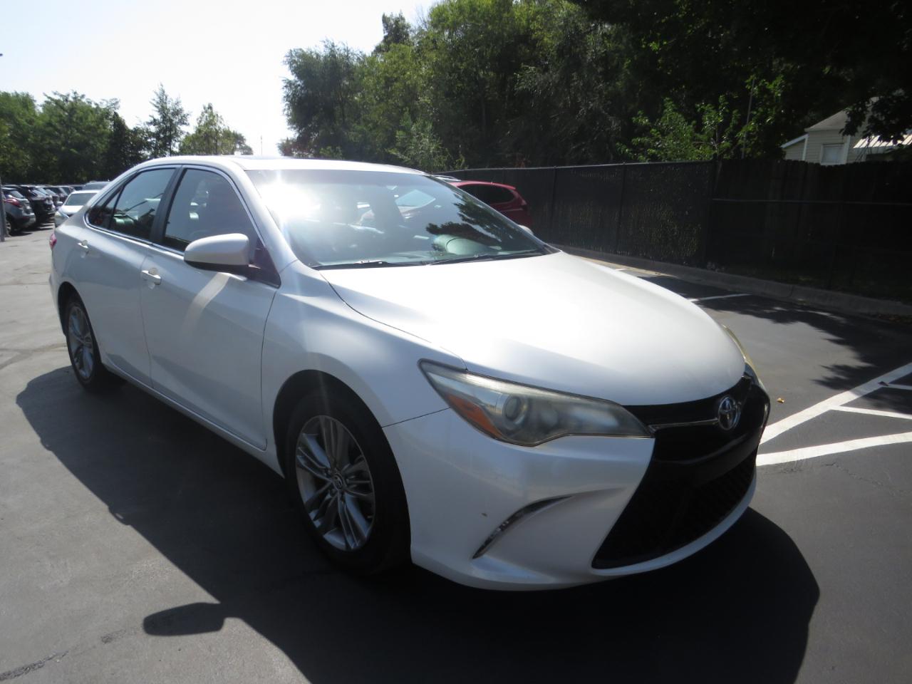 Toyota Camry 4dr Sdn I4 Auto XLE (Natl) 2015