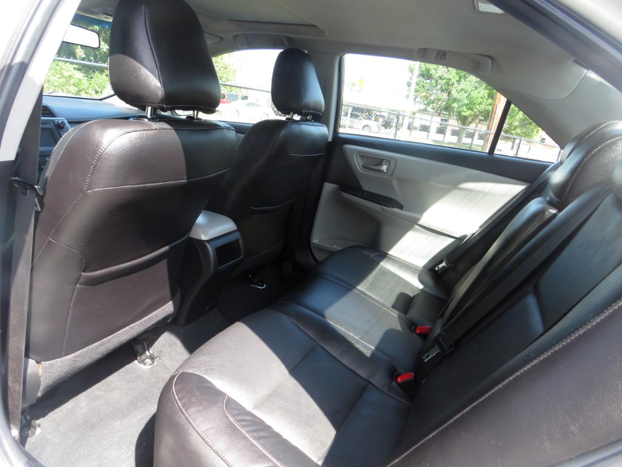 Toyota Camry 4dr Sdn I4 Auto XLE (Natl) 2015