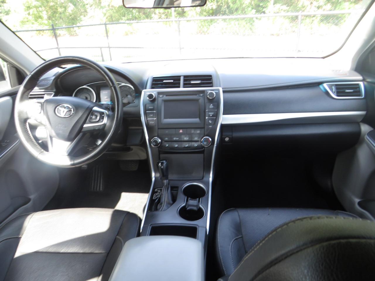Toyota Camry 4dr Sdn I4 Auto XLE (Natl) 2015
