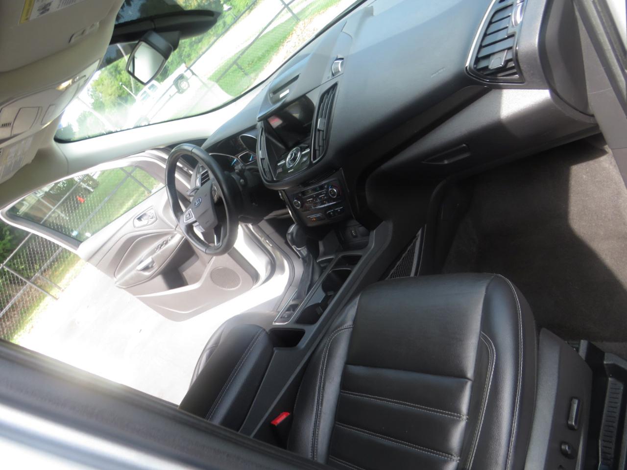 Ford Escape Titanium FWD 2017