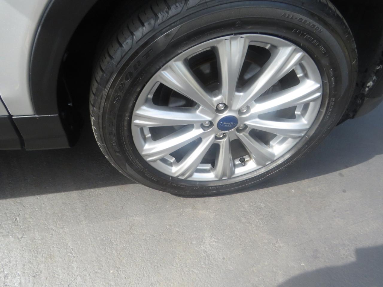 Ford Escape Titanium FWD 2017