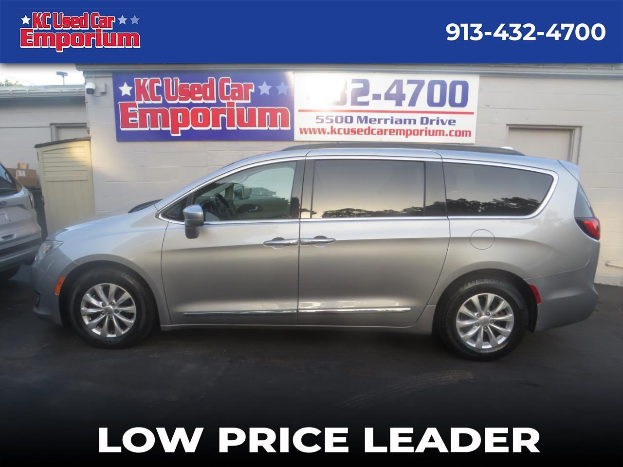2017 Chrysler Pacifica Touring-L FWD