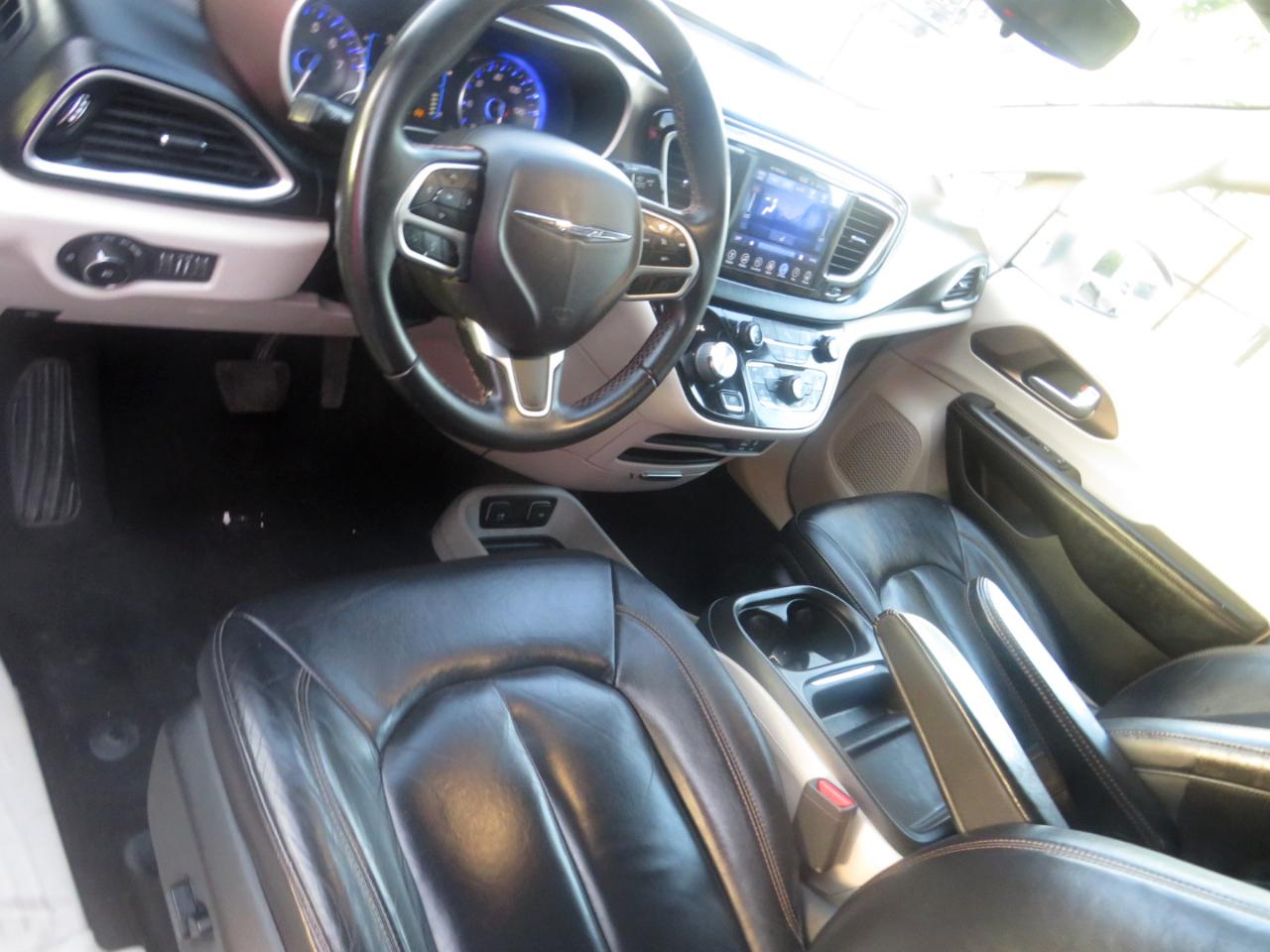 Chrysler Pacifica Touring-L FWD 2017