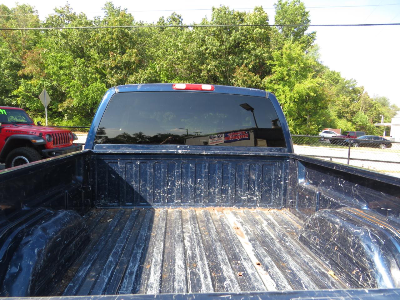Chevrolet Silverado 1500 Ext Cab 143.5" WB 4WD LS 2001