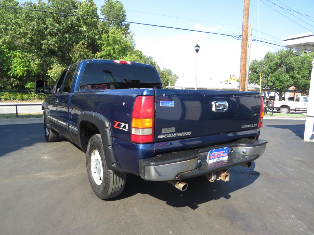 Chevrolet Silverado 1500 Ext Cab 143.5" WB 4WD LS 2001