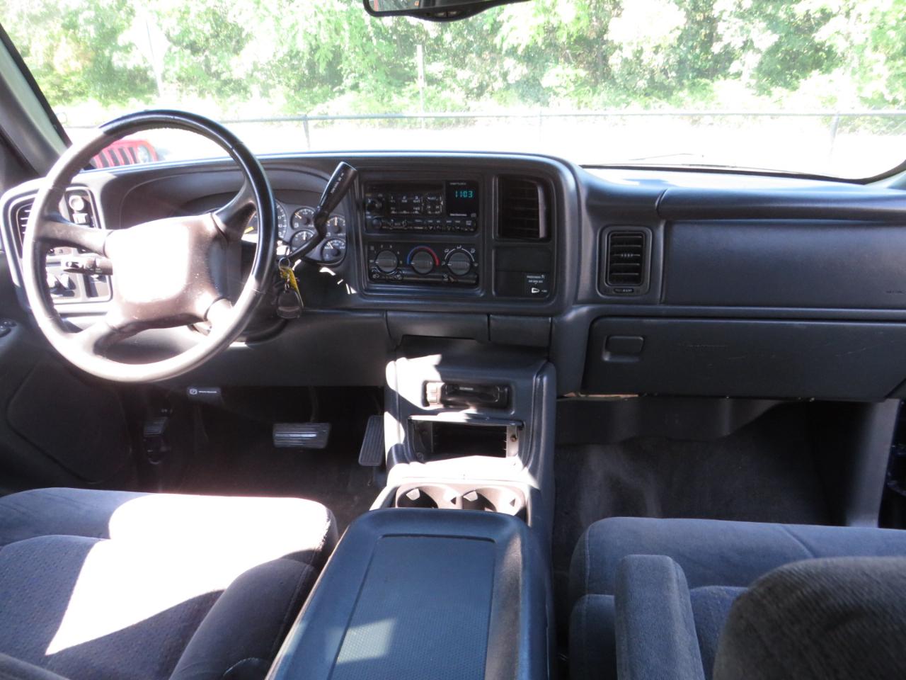 Chevrolet Silverado 1500 Ext Cab 143.5" WB 4WD LS 2001