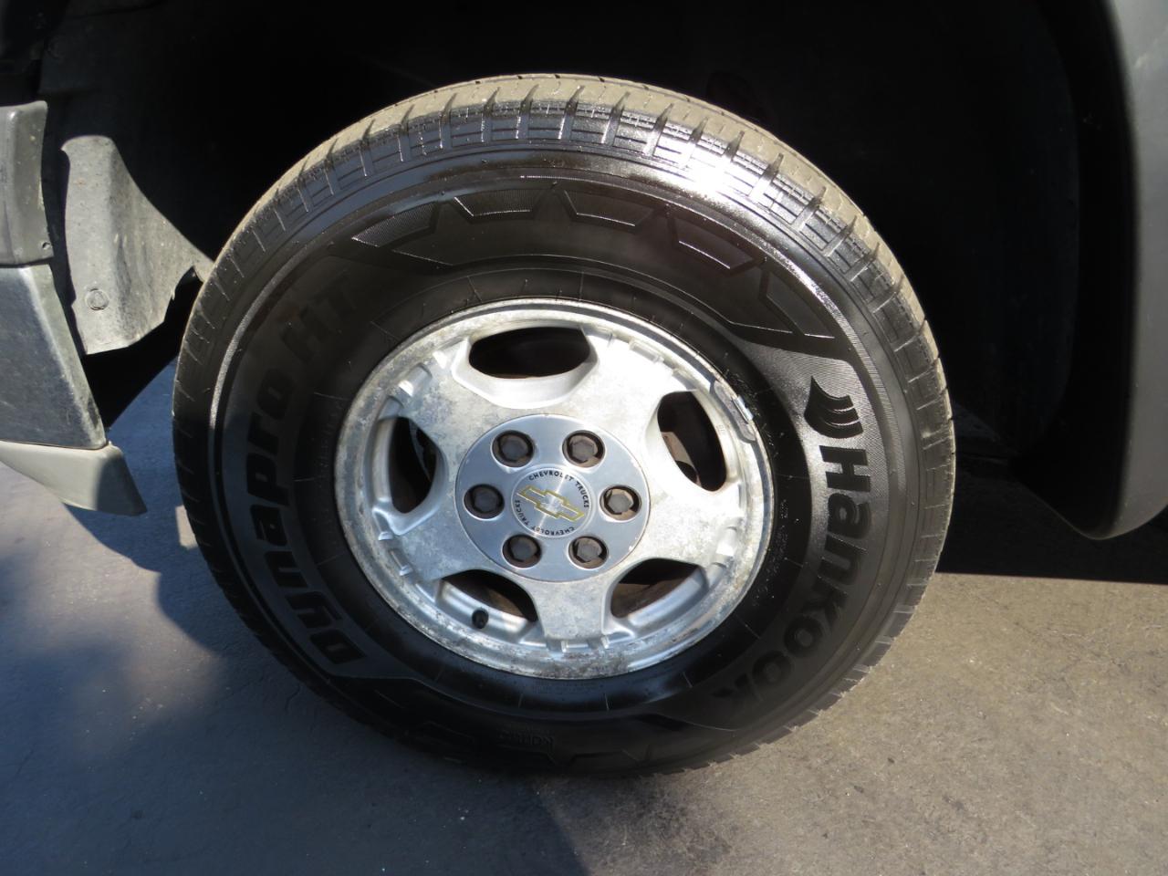 Chevrolet Silverado 1500 Ext Cab 143.5" WB 4WD LS 2001
