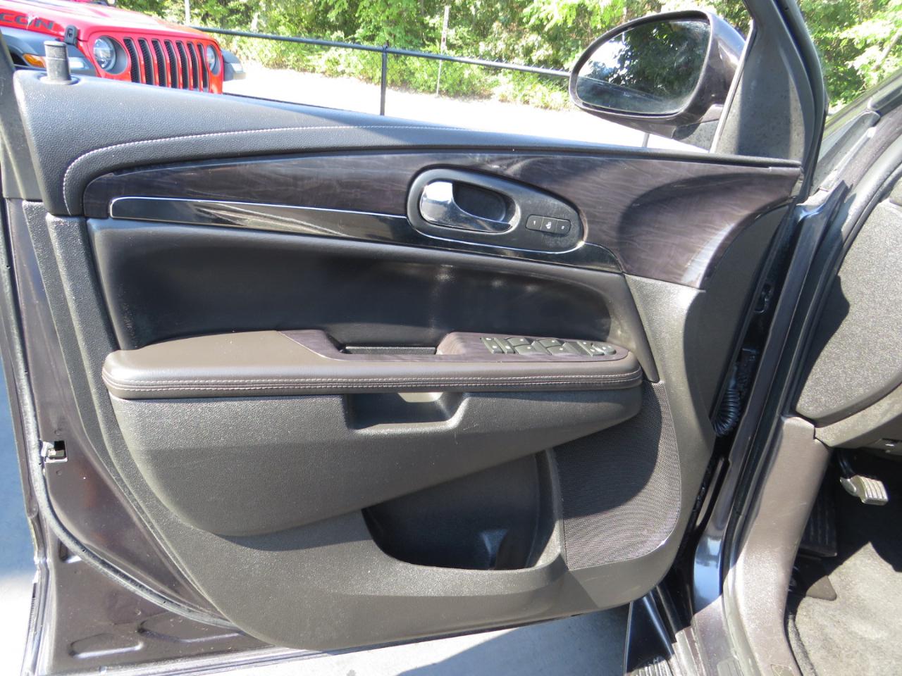 Buick Enclave AWD 4dr Leather 2015