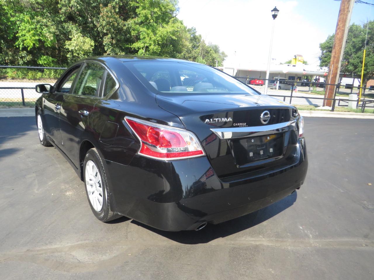 Nissan Altima 4dr Sdn I4 2.5 S 2015