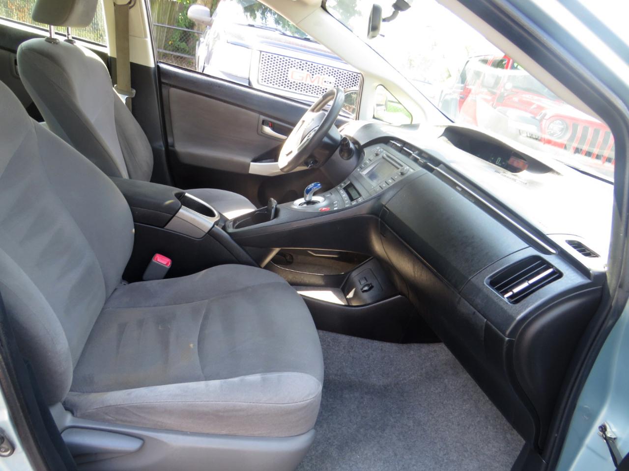 Toyota Prius 5dr HB Three (Natl) 2012