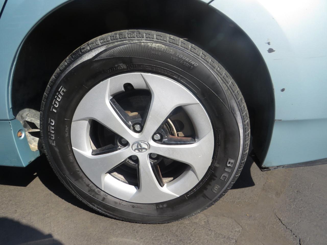 Toyota Prius 5dr HB Three (Natl) 2012
