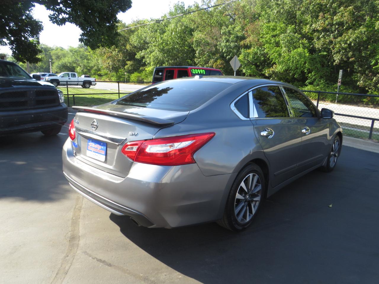 Nissan Altima 4dr Sdn I4 2.5 SV 2016