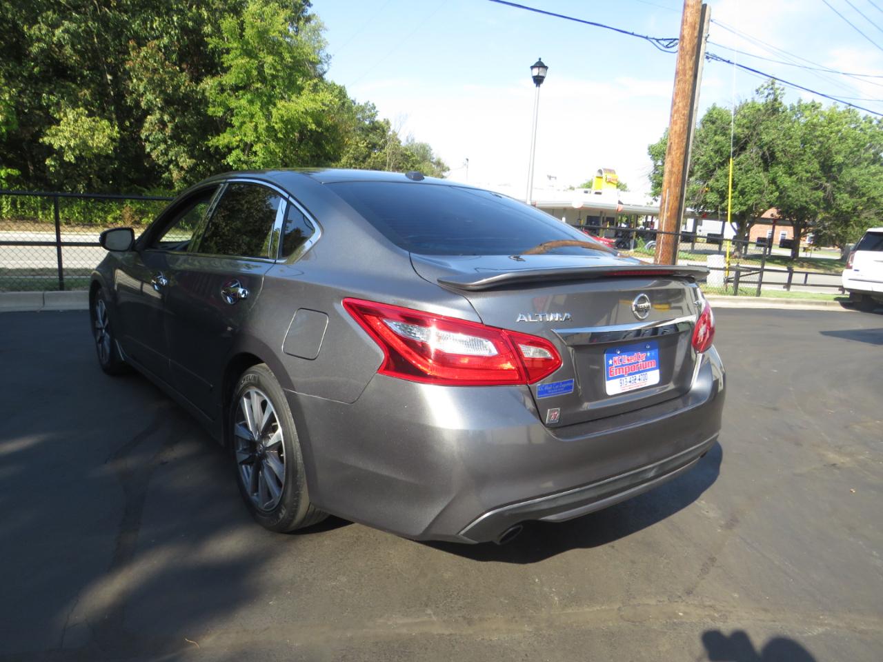 Nissan Altima 4dr Sdn I4 2.5 SV 2016