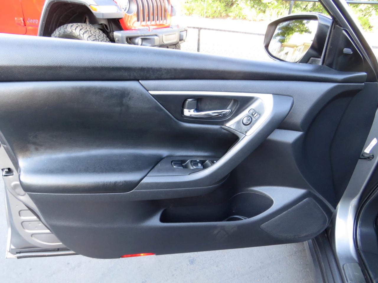 Nissan Altima 4dr Sdn I4 2.5 SV 2016