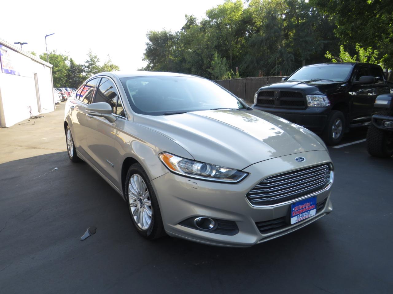Ford Fusion 4dr Sdn SE Hybrid FWD 2015