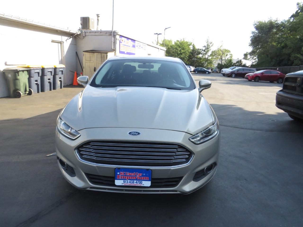 Ford Fusion 4dr Sdn SE Hybrid FWD 2015