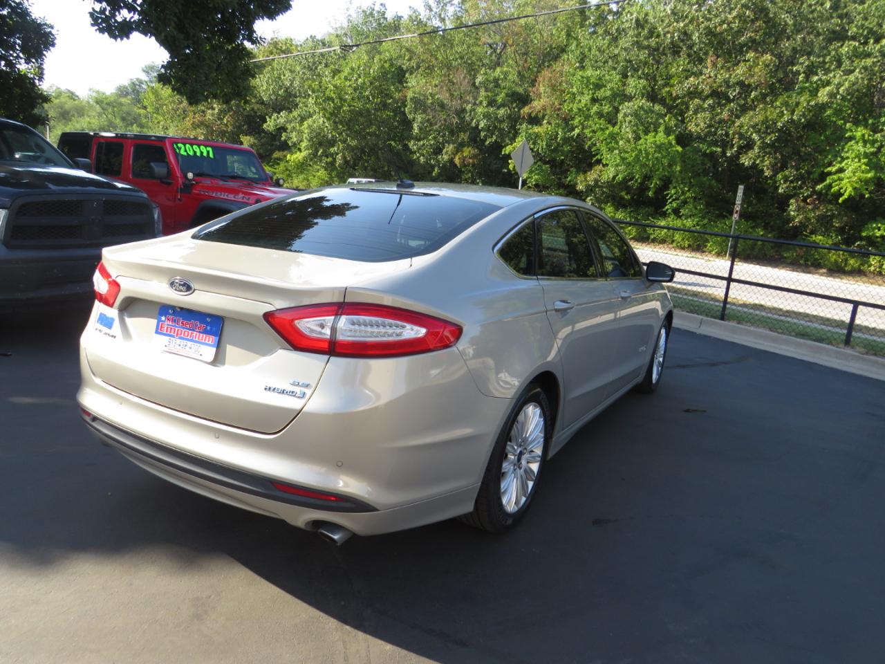 Ford Fusion 4dr Sdn SE Hybrid FWD 2015