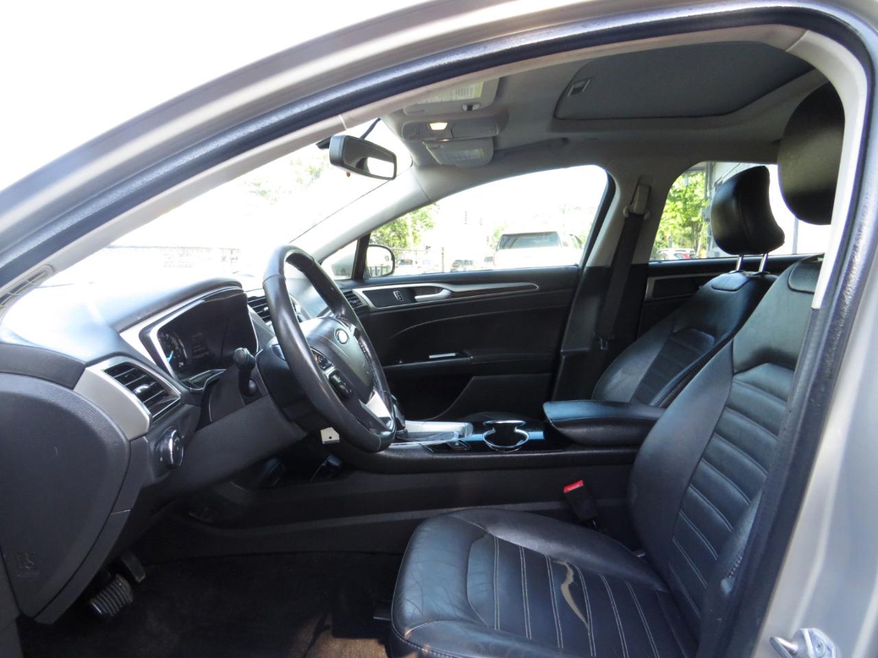 Ford Fusion 4dr Sdn SE Hybrid FWD 2015