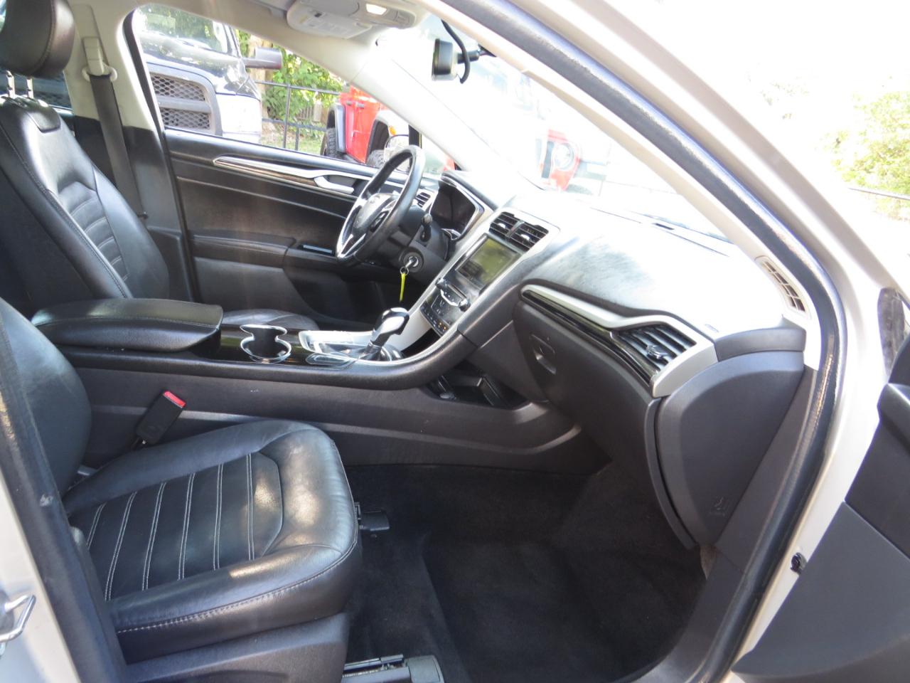 Ford Fusion 4dr Sdn SE Hybrid FWD 2015