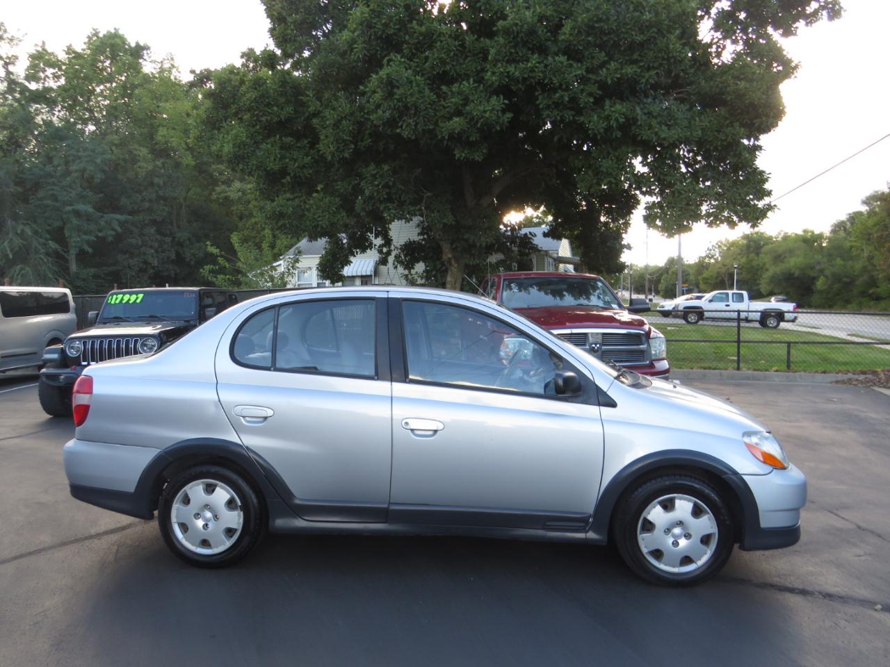 Toyota ECHO 4dr Sdn Manual (Natl) 2002