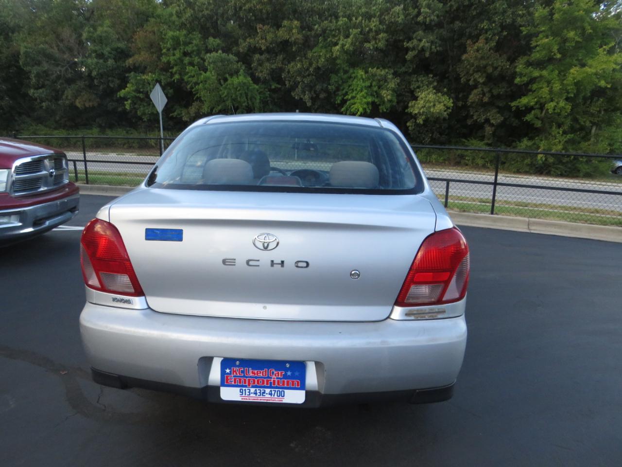 Toyota ECHO 4dr Sdn Manual (Natl) 2002