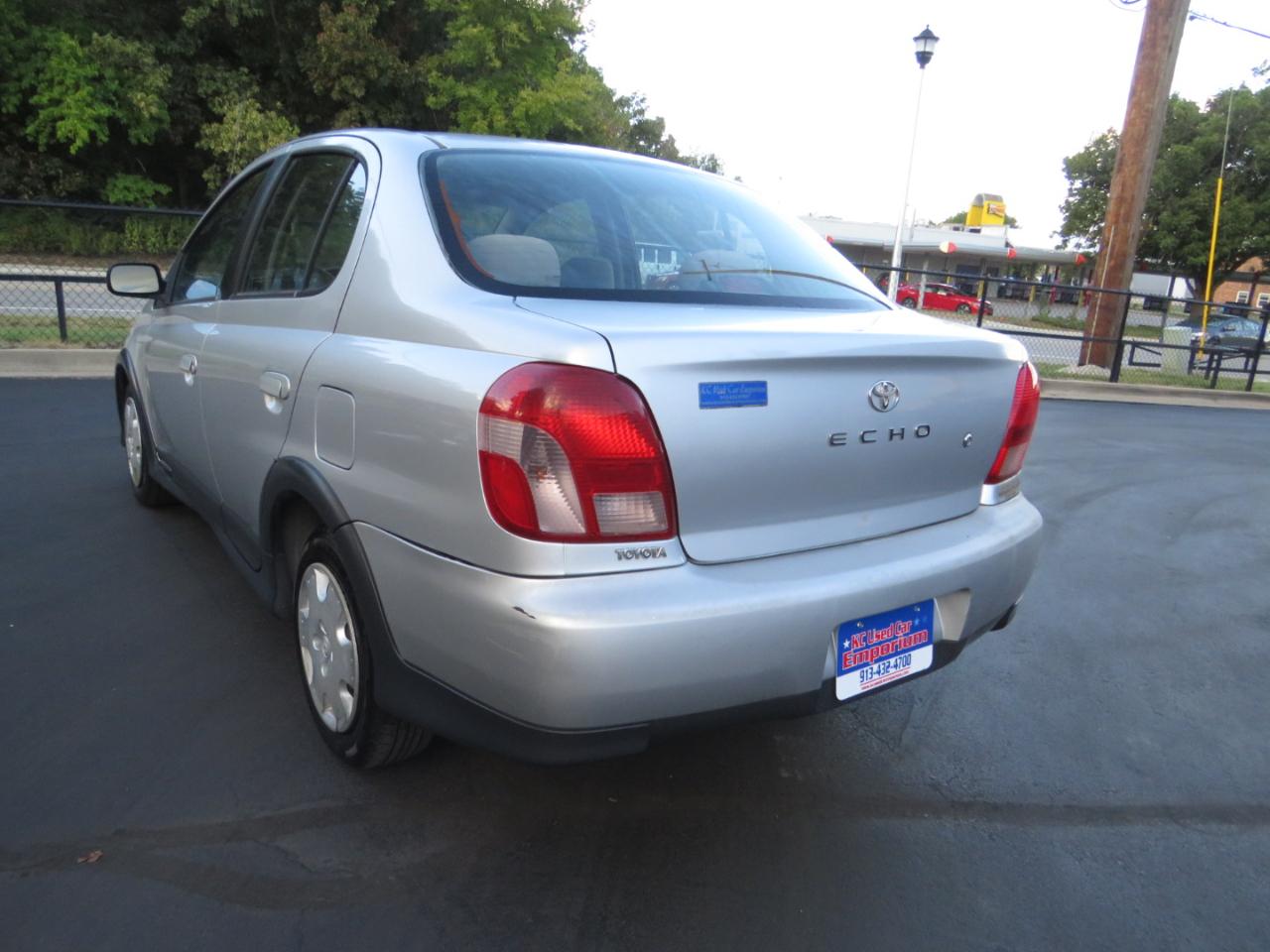 Toyota ECHO 4dr Sdn Manual (Natl) 2002