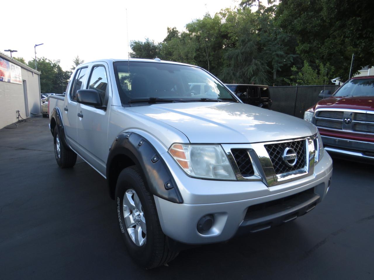 Nissan Frontier 4WD Crew Cab SWB Auto SV 2013