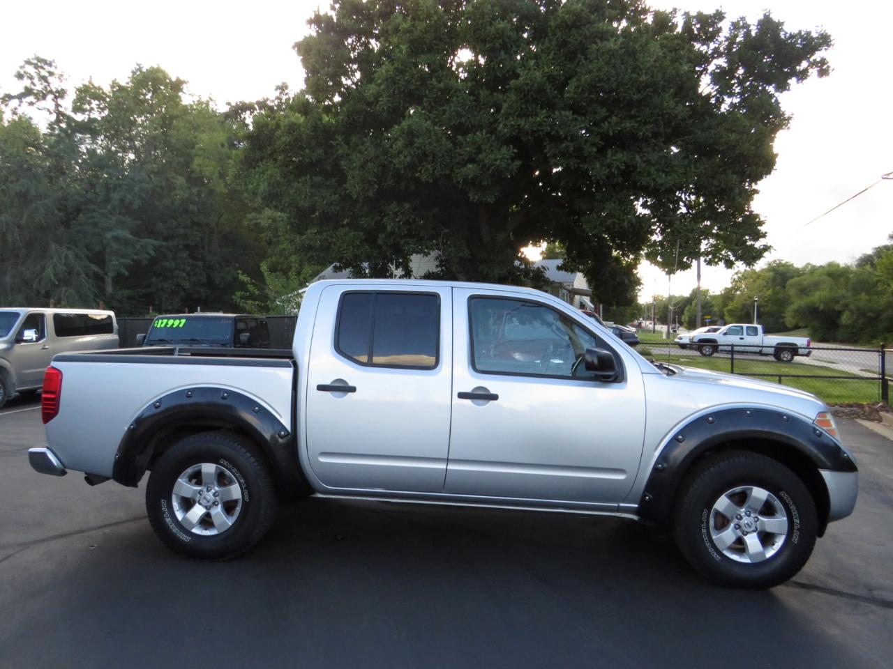 Nissan Frontier 4WD Crew Cab SWB Auto SV 2013