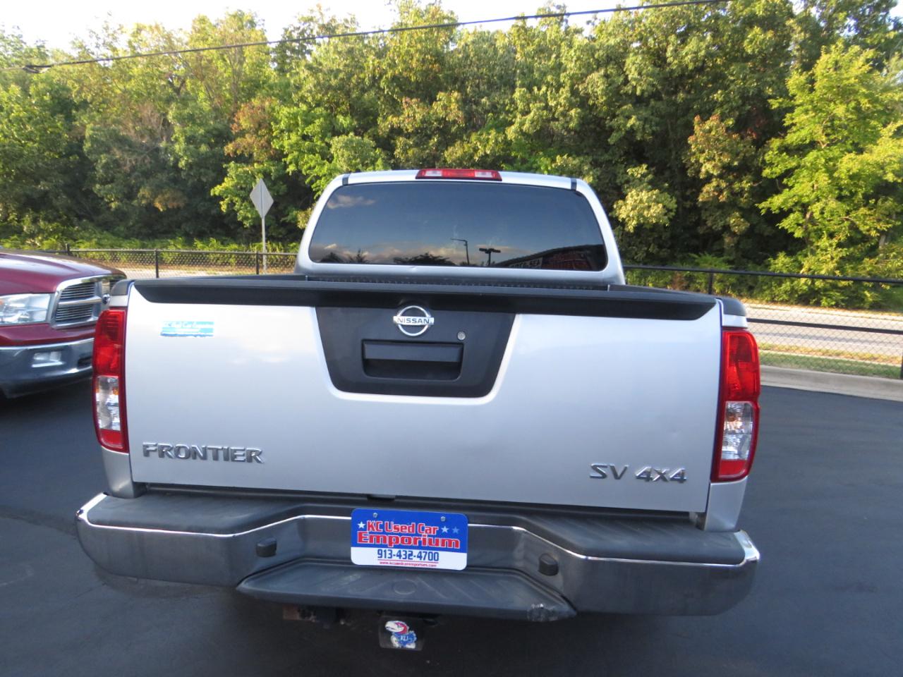 Nissan Frontier 4WD Crew Cab SWB Auto SV 2013