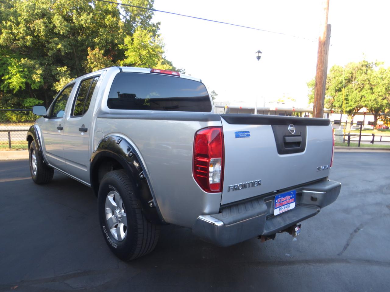 Nissan Frontier 4WD Crew Cab SWB Auto SV 2013