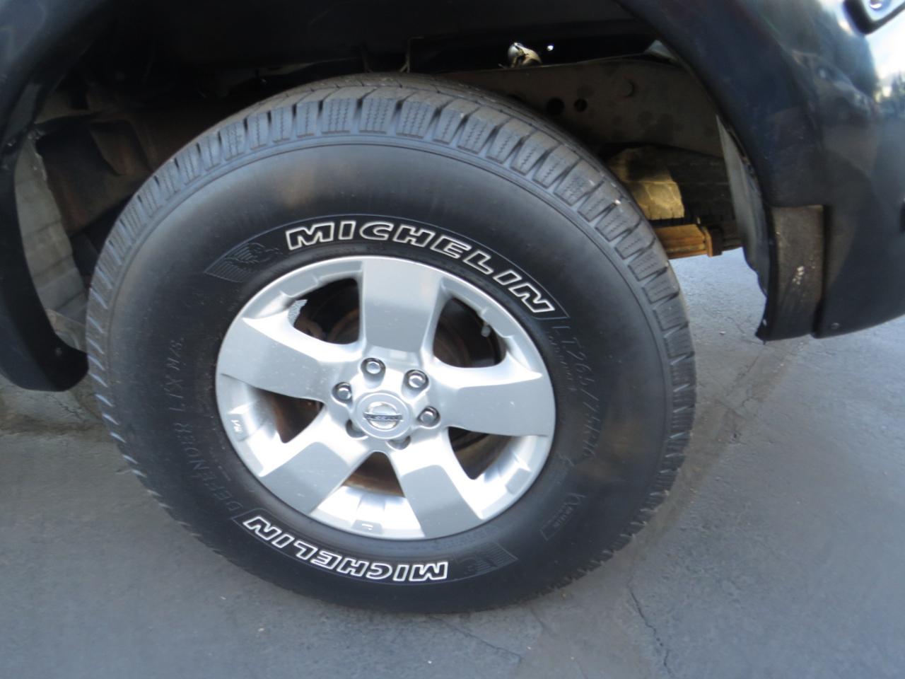 Nissan Frontier 4WD Crew Cab SWB Auto SV 2013