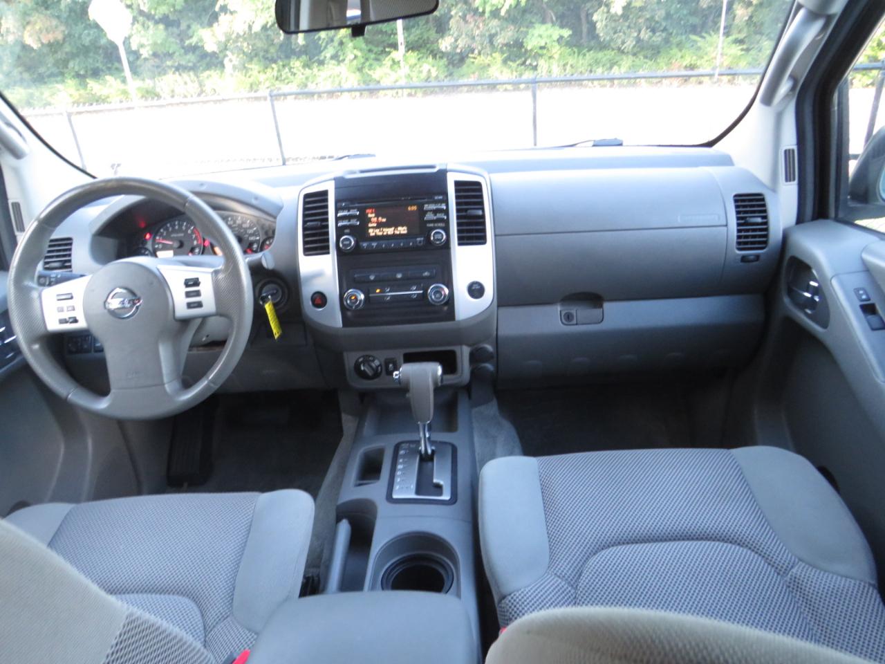 Nissan Frontier 4WD Crew Cab SWB Auto SV 2013