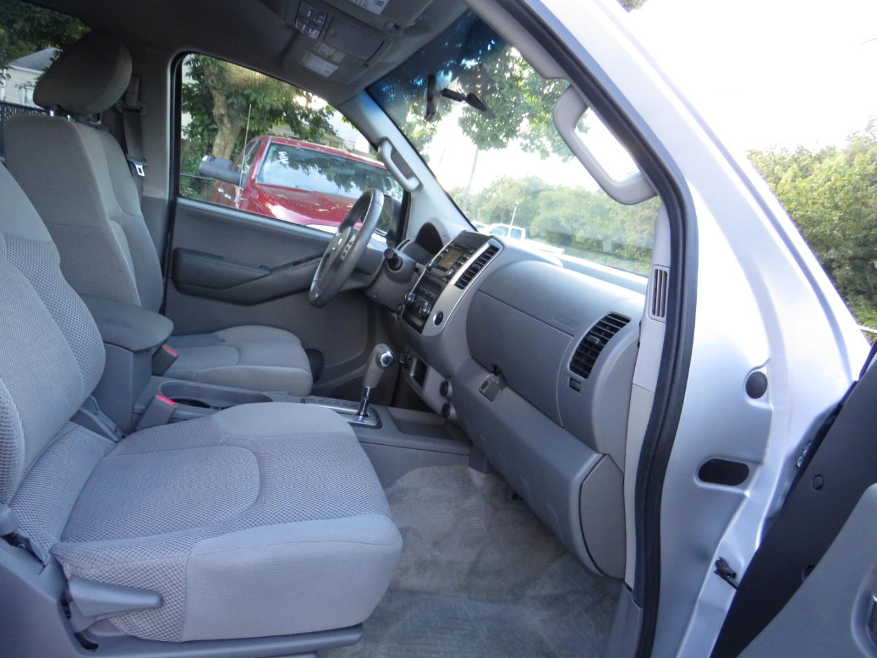Nissan Frontier 4WD Crew Cab SWB Auto SV 2013