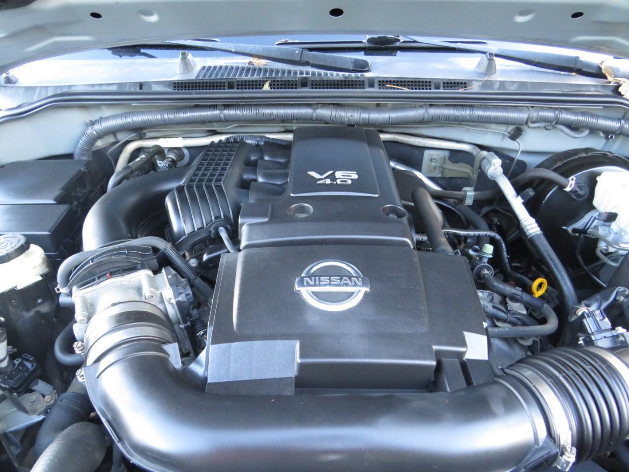Nissan Frontier 4WD Crew Cab SWB Auto SV 2013
