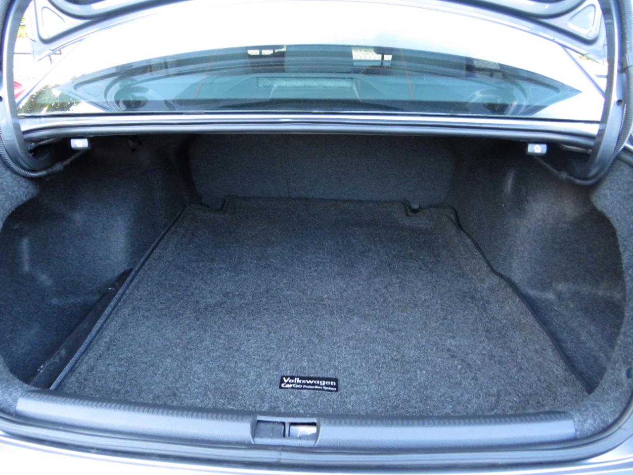 Volkswagen Passat R-Line w/Comfort Pkg Auto 2017