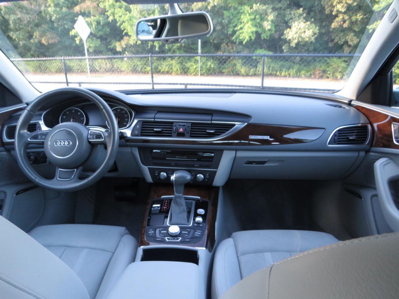 Audi A6 4dr Sdn quattro 3.0T Prestige 2012