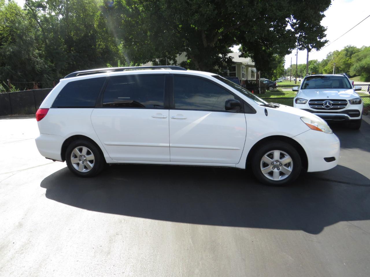 Toyota Sienna 5dr 7-Pass Van CE FWD (Natl) 2008