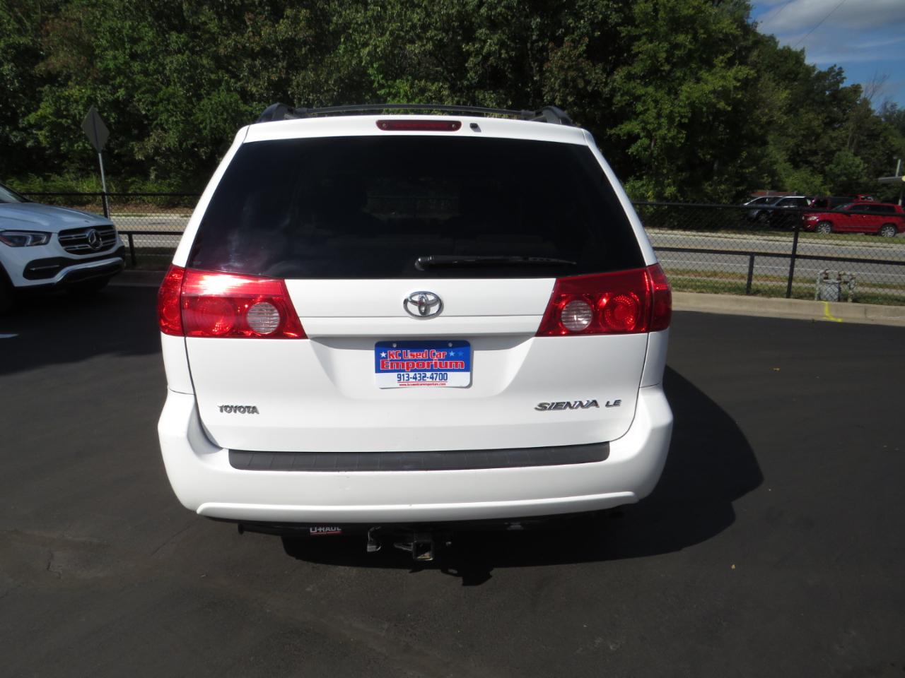Toyota Sienna 5dr 7-Pass Van CE FWD (Natl) 2008