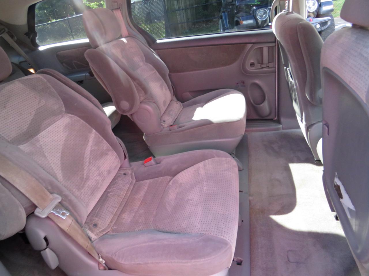 Toyota Sienna 5dr 7-Pass Van CE FWD (Natl) 2008