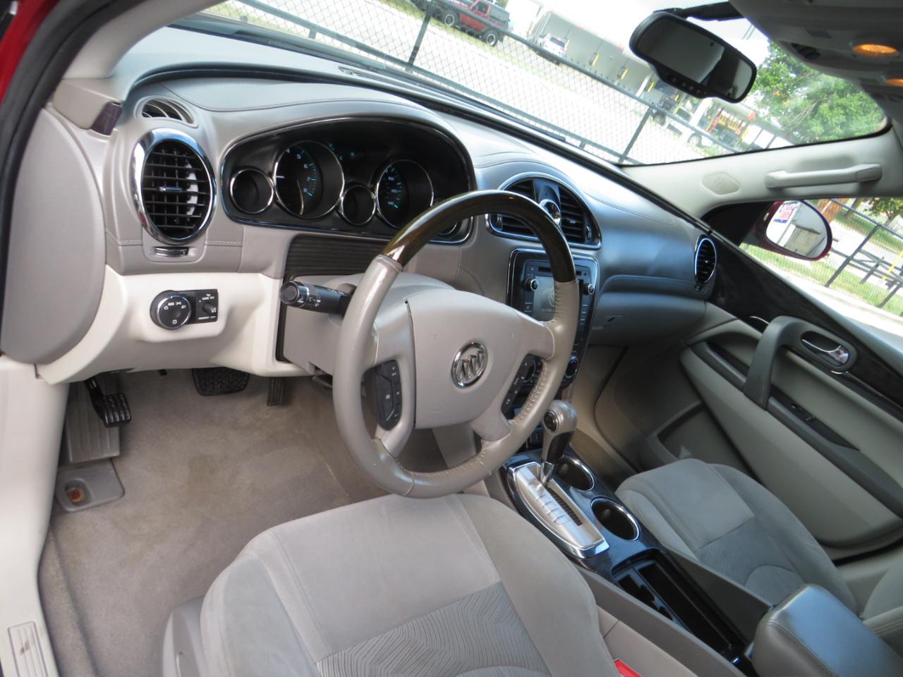 Buick Enclave FWD 4dr Convenience 2017