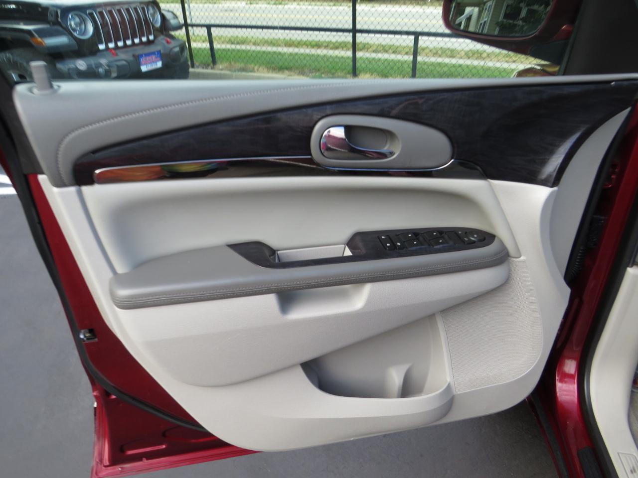 Buick Enclave FWD 4dr Convenience 2017