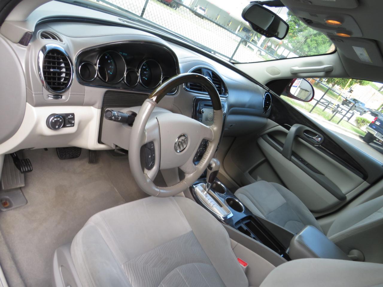 Buick Enclave FWD 4dr Convenience 2017