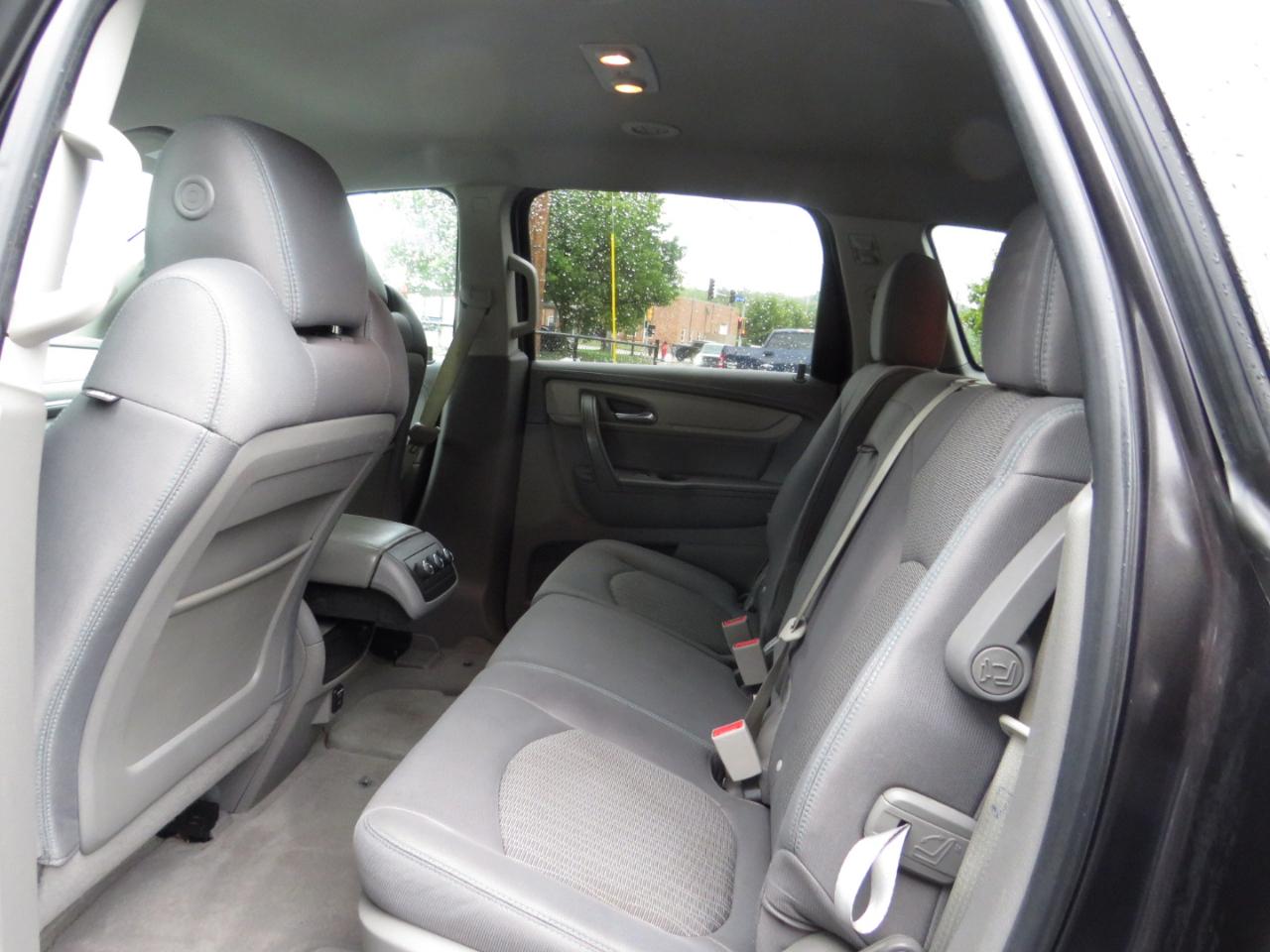 Chevrolet Traverse FWD 4dr LS w/1LS 2016