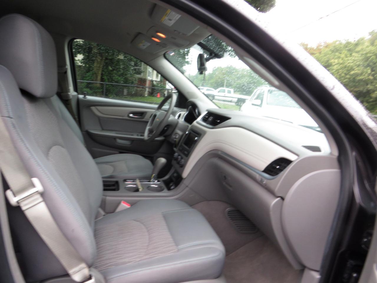 Chevrolet Traverse FWD 4dr LS w/1LS 2016