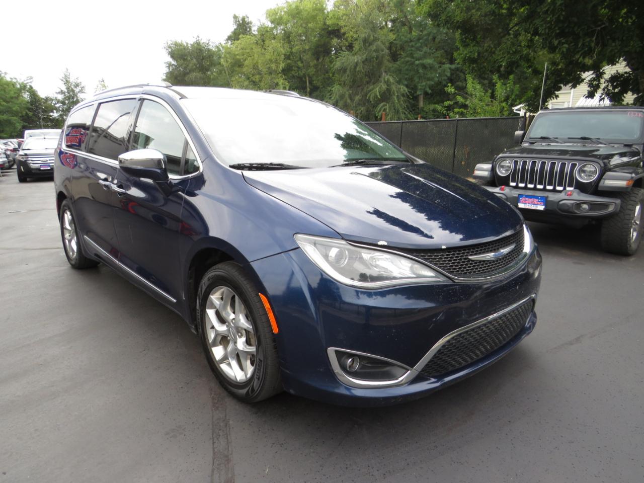 Chrysler Pacifica Limited FWD 2018
