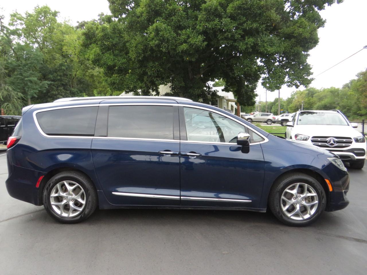 Chrysler Pacifica Limited FWD 2018