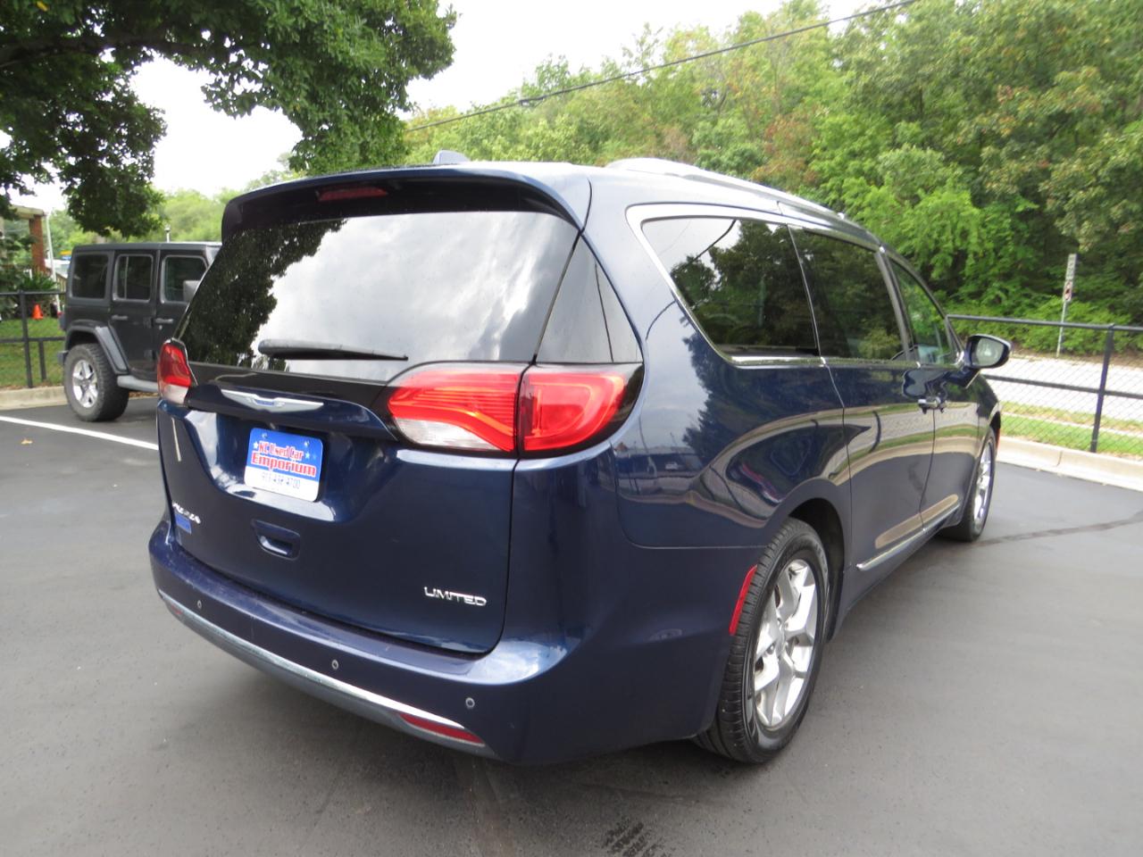 Chrysler Pacifica Limited FWD 2018